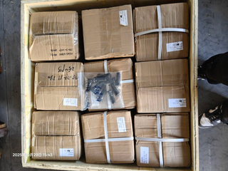 Parafuso de arado Caterpillar 4J9208